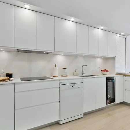Solana Urban Lux House Center *