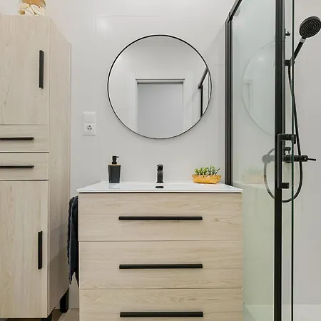 Solana Urban Lux House Center 푸엔히롤라