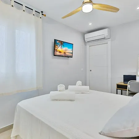 Solana Urban Lux House Center * 푸엔히롤라