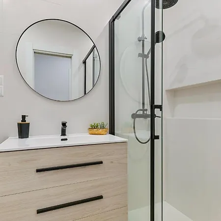 Solana Urban Lux House Center 푸엔히롤라